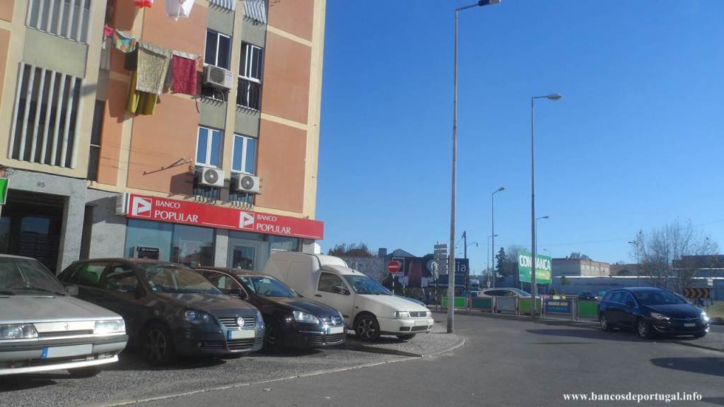 Balcão do Banco Popular na margem sul do tejo