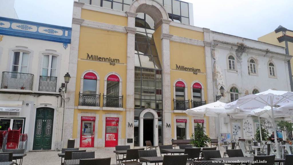 Millennium BCP Algarve Empresas na Rua 1º de Dezembro