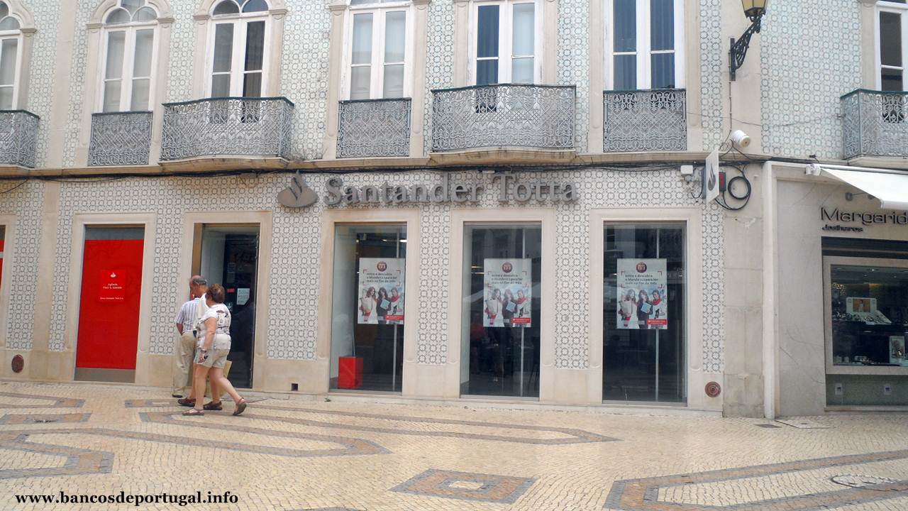 Santander Totta Sto António na Baixa de Faro