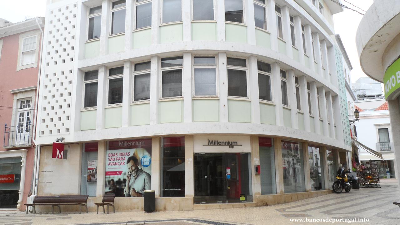 Banco Millennium BCP na rua Ivens em Faro