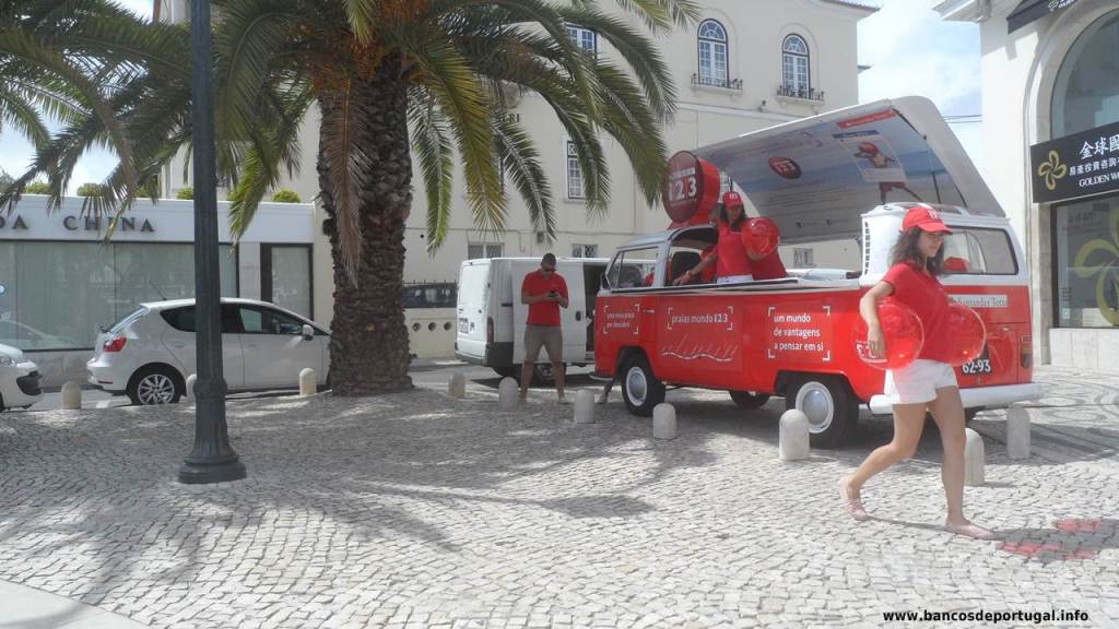 Campanha Promocional do Santander Totta: Um Mundo de Vantagens a pensar em si"