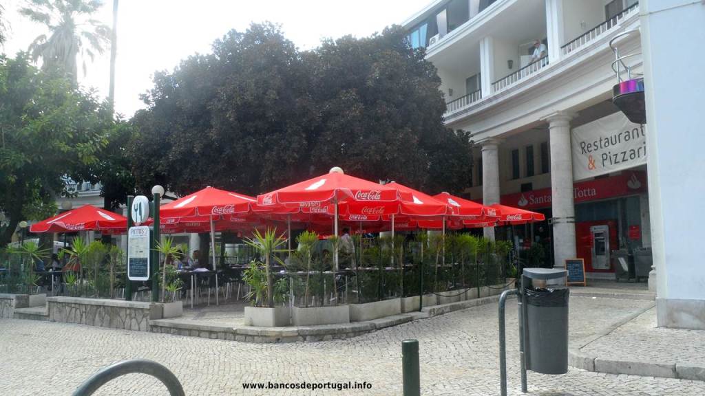 DCE do Santander Totta na Av. Aida no Estoril