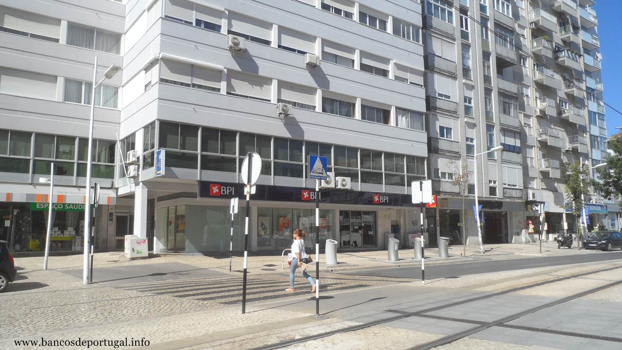 Balcão do banco BPI no Pragal (Almada)