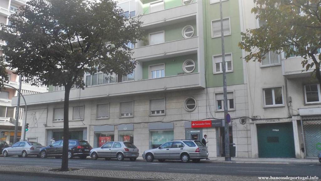 Centro Select do Banco Santander Totta na Av. de Roma em Lisboa