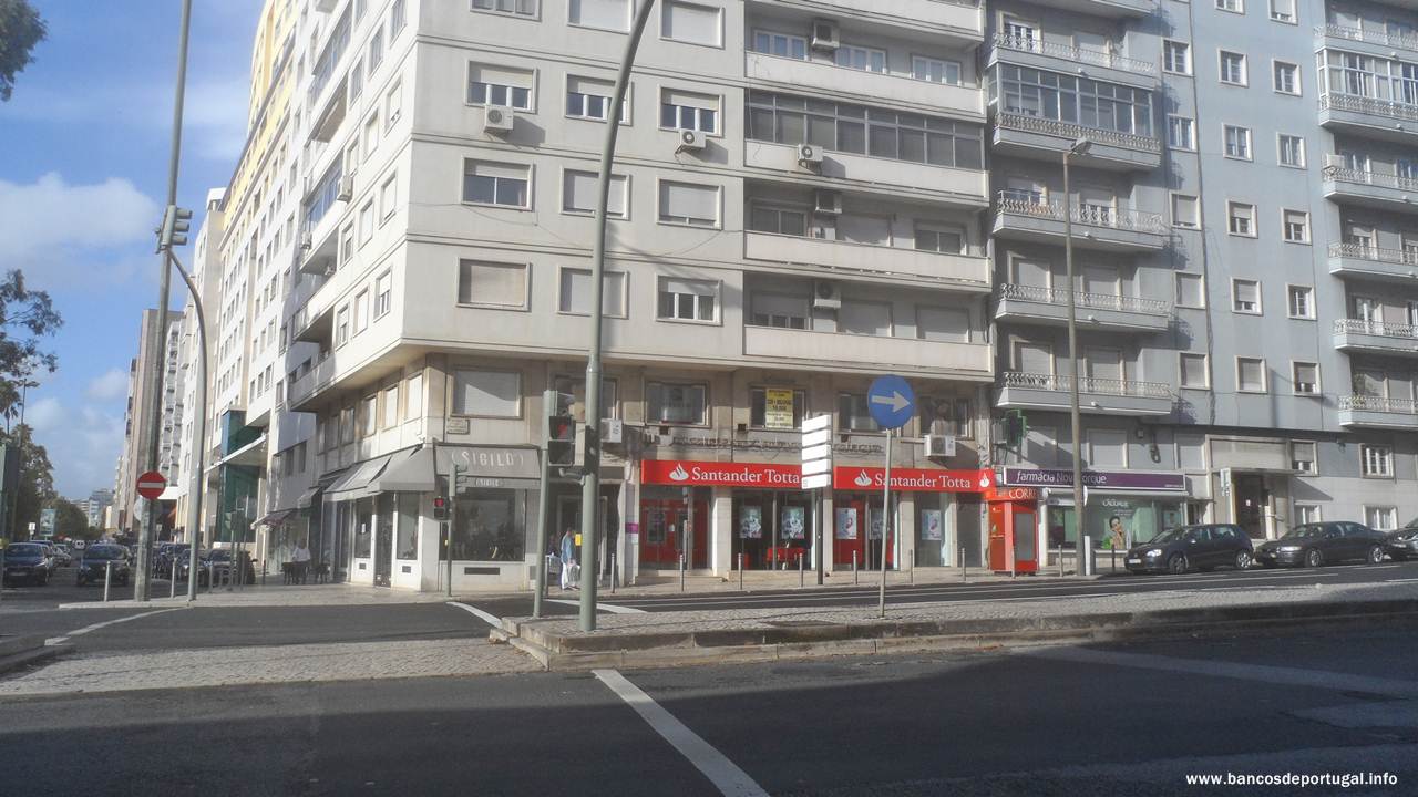 Balcão do Banco Santander Totta Entrecampos Lisboa