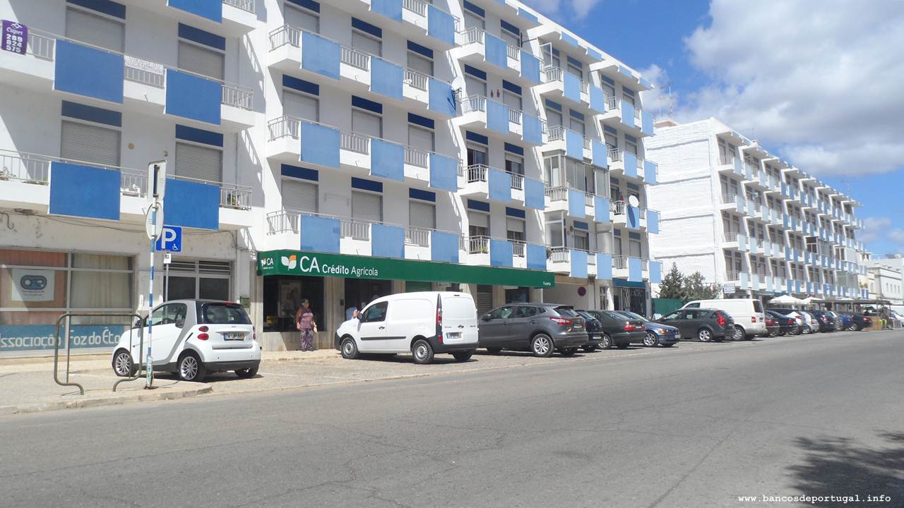 Balcão da Caixa de Crédito Agrícola da Fuzeta no Algarve