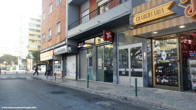 Balcão do Banco BPI na Costa da Caparica junto ao Mercado Municipal