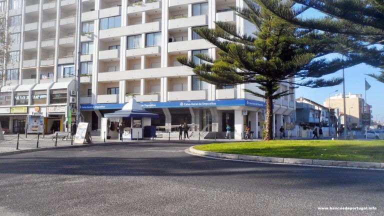 Balcão do banco CGD na Costa da Caparica