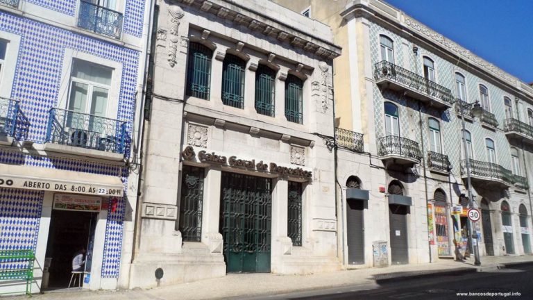 Balcão da CGD em Alcântara na Rua Prior do Crato 70A