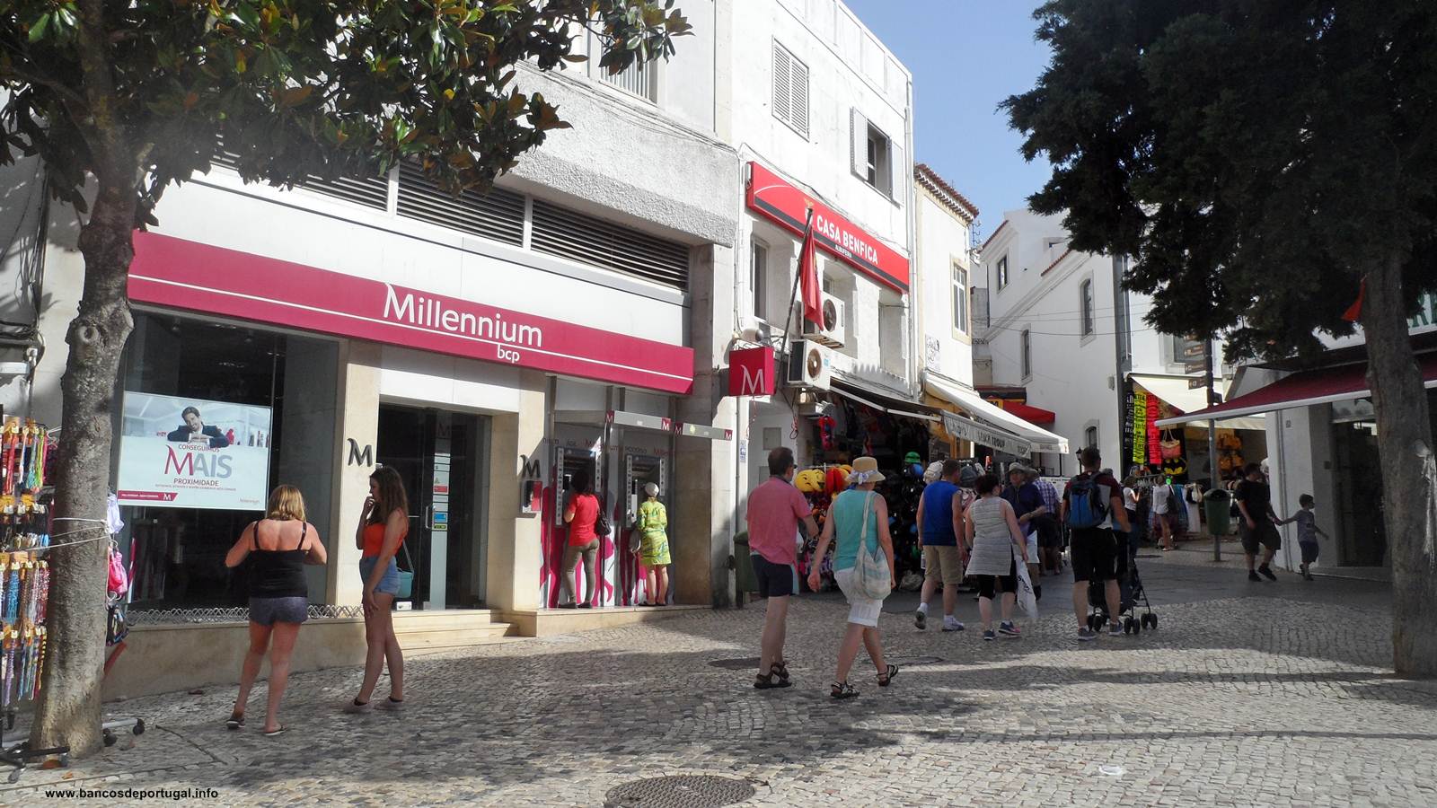 Agência do banco BCP no centro antigo de Albufeira no Algarve