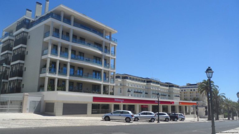 Banco Millennium BCP na Avenida Clotilde no Estoril