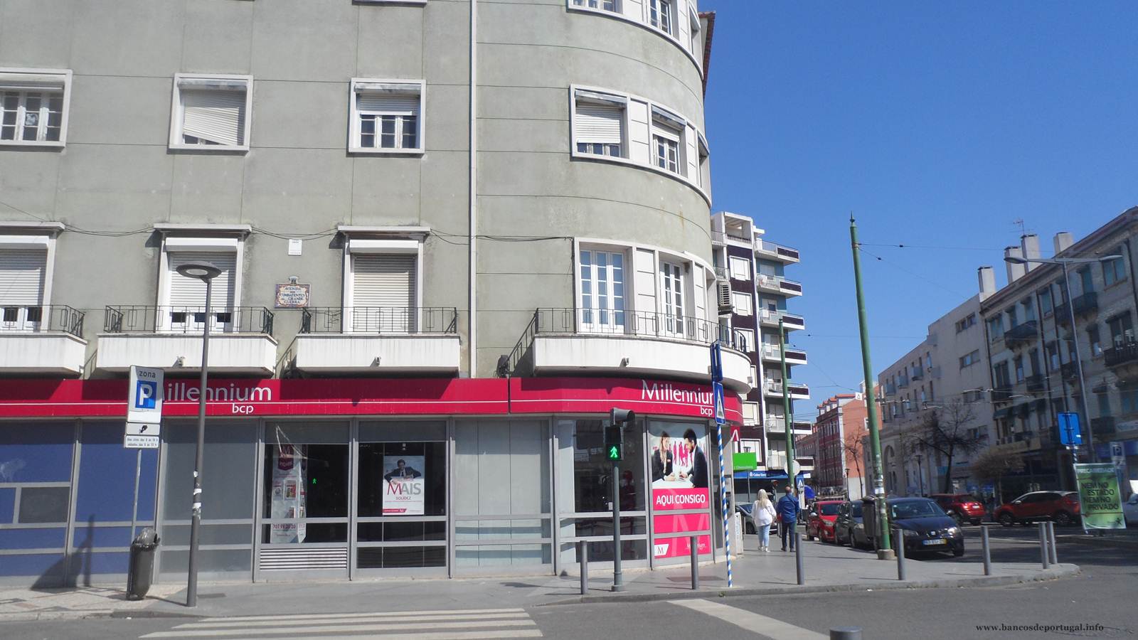 Banco Millennium BCP na Rua Damião de Góis em Algés
