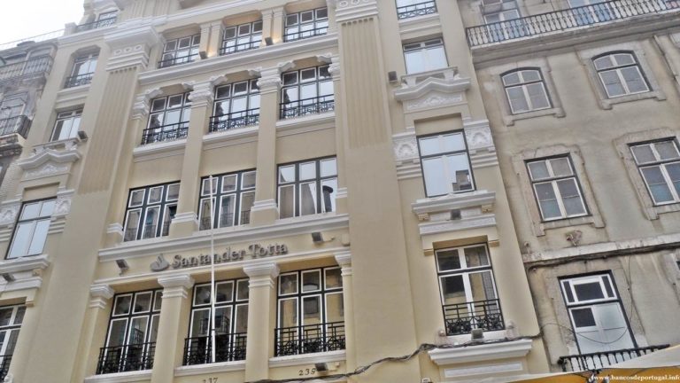 Um dos edifícios do Santander Totta em Lisboa (Baixa)