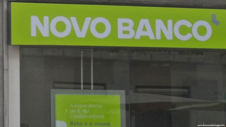 Indicação do Novo Banco numa agência de Vila Real