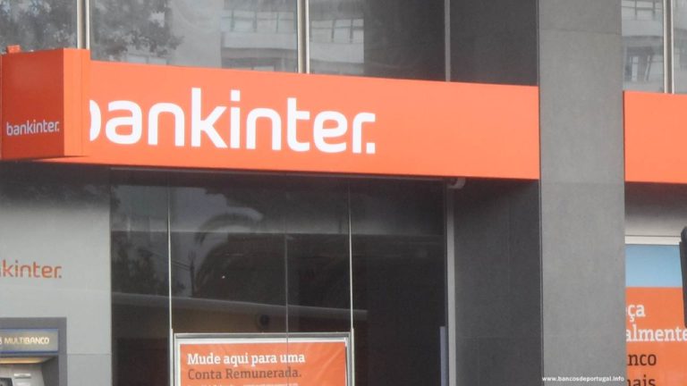 Balcão do banco Bankinter na Rua do Aveiro em Viana do Castelo
