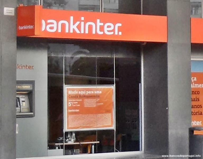 Balcão do Banco Bankinter na Rua de Santa Sofia em Vila Real