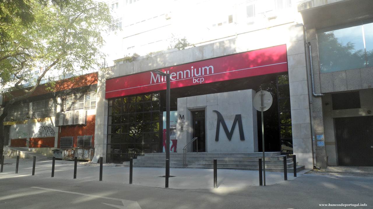 Entrada do Millenniun BCP Benfica Negócios pela Alameda Manuel Ricardo Espírito Santo