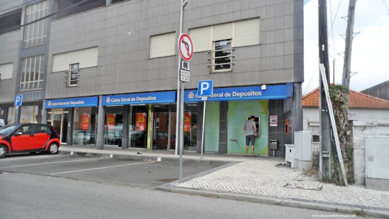Caixa Geral de Depósitos na Rua Prof. Dr. Egas Moniz em Avanca (Estarreja)