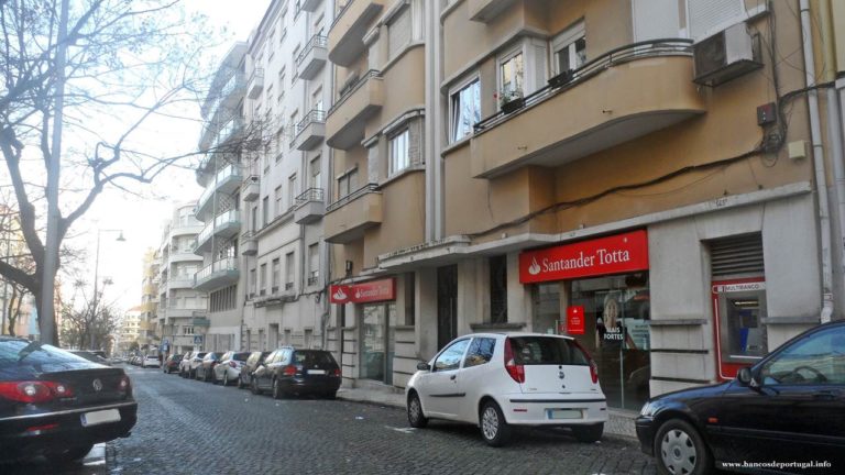 Banco Santander na rua Rodrigo da Fonseca em Lisboa