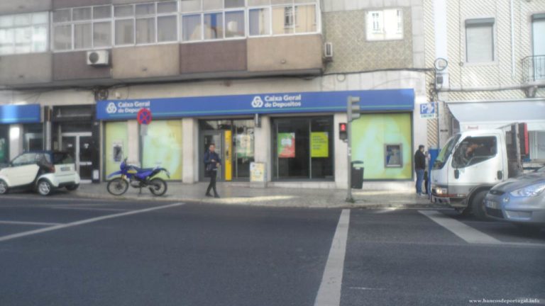 Balcão do banco CGD na Rua Morais Soares em Lisboa