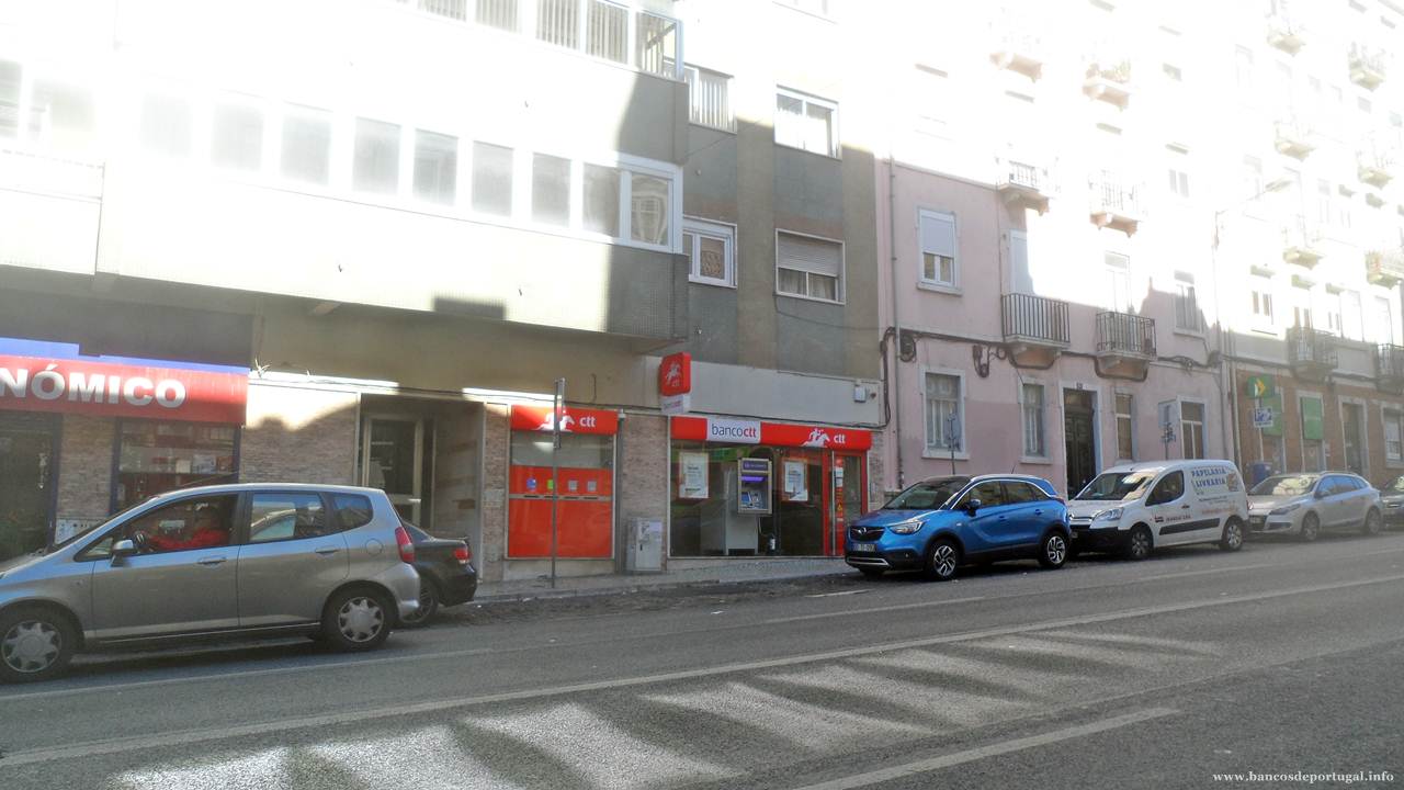 Banco dos CTT na Morais Soares em Lisboa