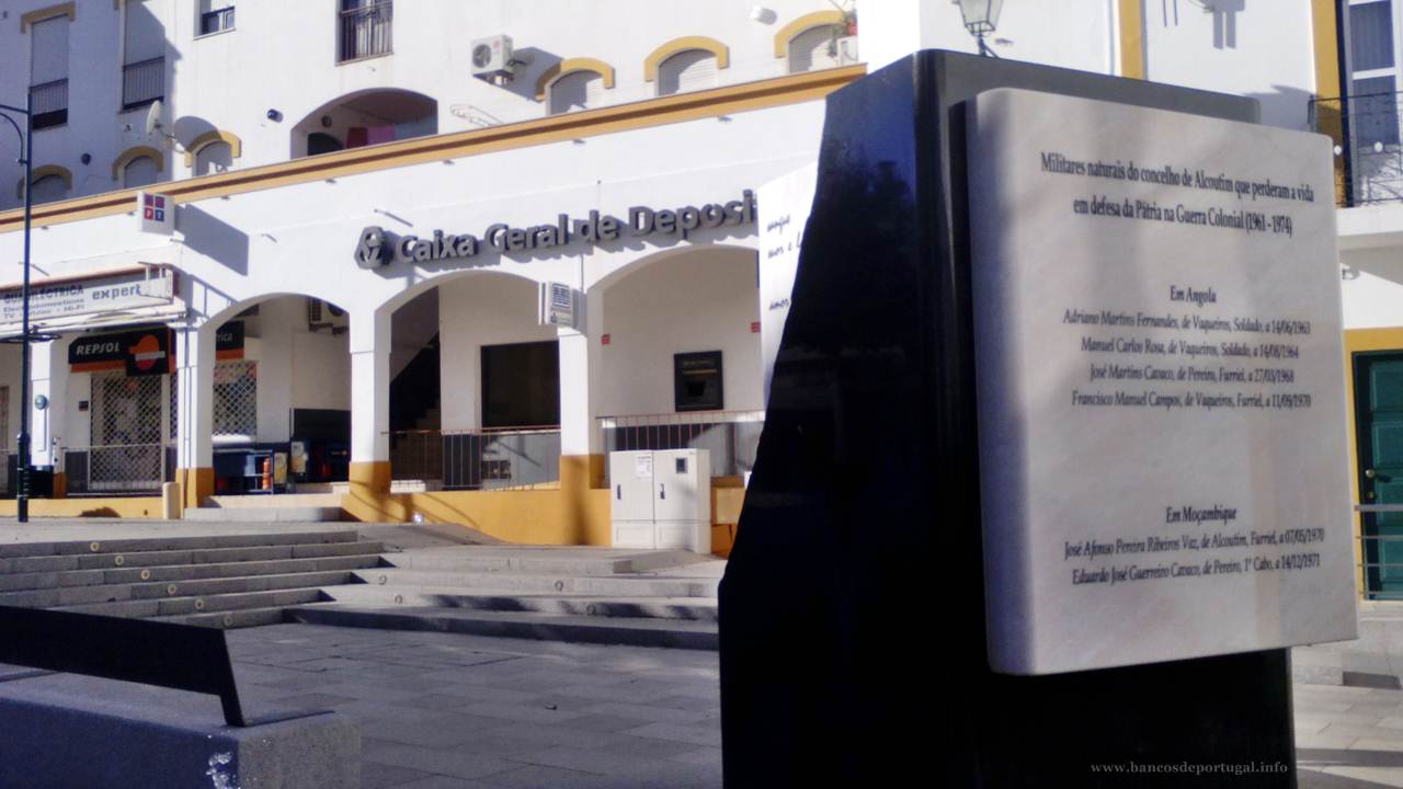 Banco CGD na Praça da República em Alcoutim no Algarve