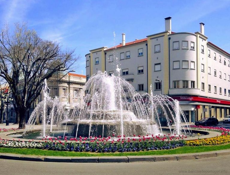Banco Millennium Bcp Viseu Rossio na praça da República