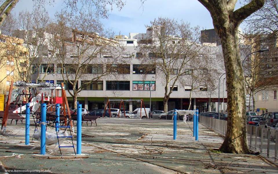 Agência do Novo Banco na rua 1º de Maio em Matosinhos