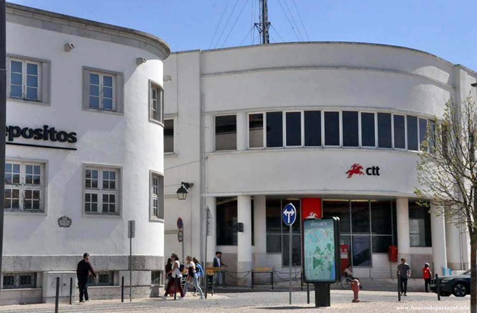 Balcão do Banco CTT no centro da cidade de Santarém