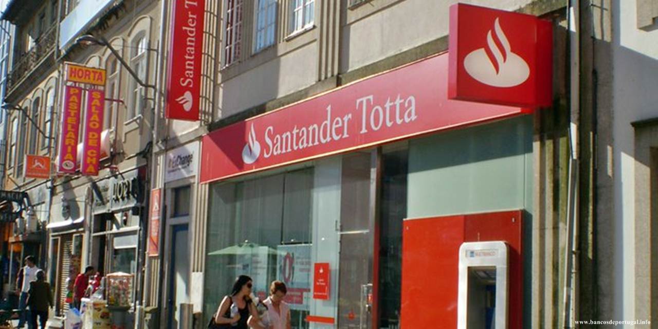 Banco Santander na Rua Formosa no centro de Viseu