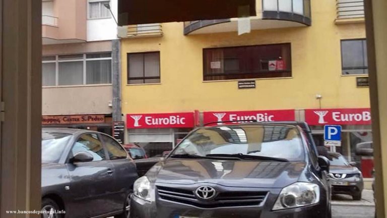Banco EuroBic na Rua Dr. Carlos França em Torres Vedras