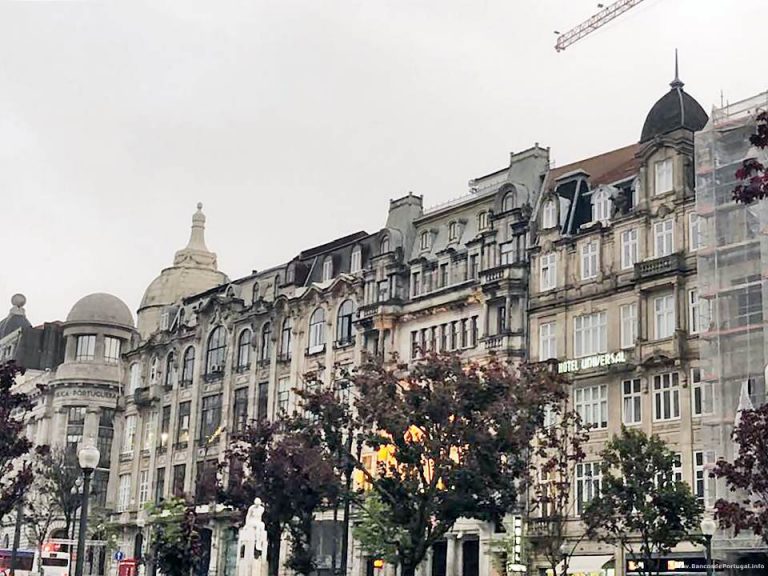 Banco BiG na Avenida dos Aliados no Porto