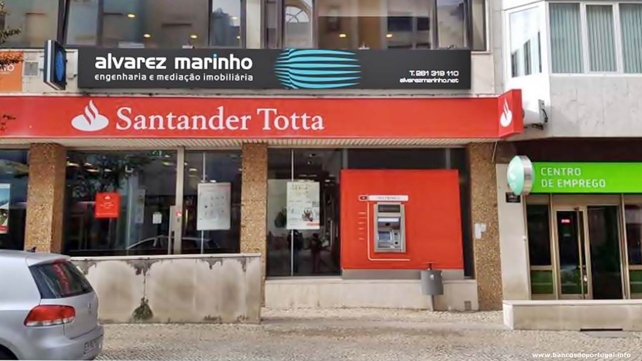 Banco Santander na Rua Santos Bernardes em Torres Vedras