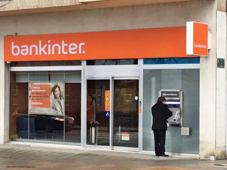 Banco Bankinter na Av. Dom João IV em Guimarães, Portugal