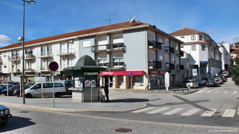 Banco Millennium Bcp na Av. 25 de Abril em Arouca