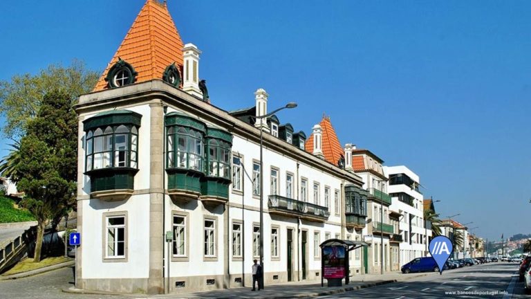 ABANCA na Rua do Passeio Alegre na cidade do Porto