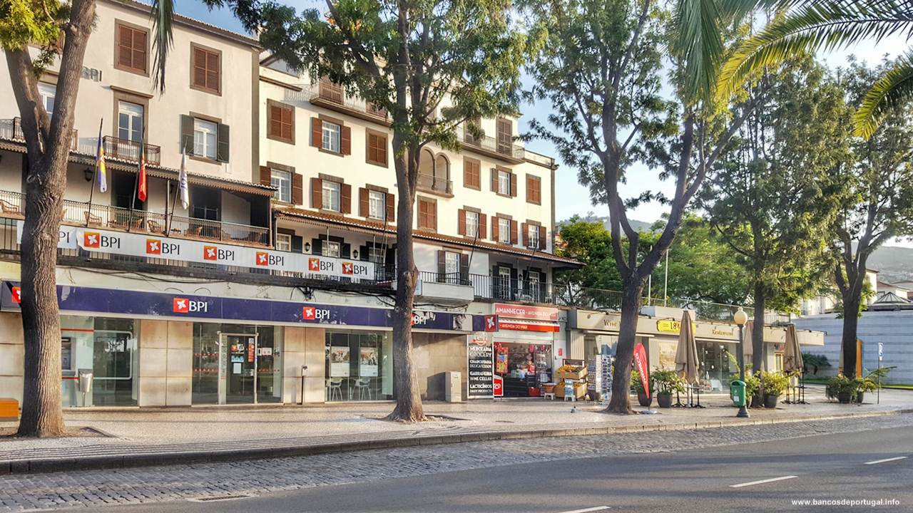 Banco BPI na Av. do Mar e das Comunidades Madeirenses no Funchal