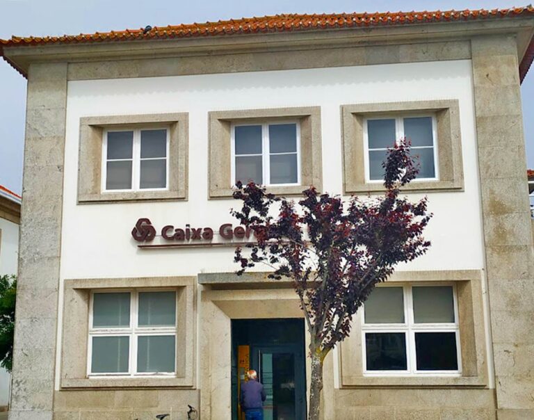 Banco CGD na Praça do Almada na Póvoa de Varzim