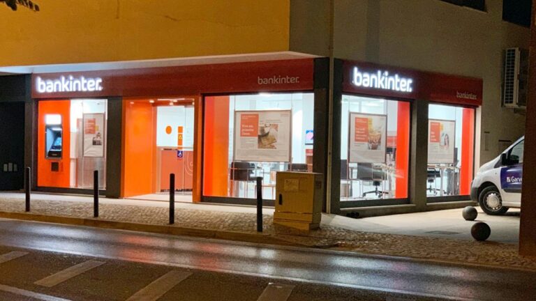 Banco Bankinter na Rua Marquês de Pombal em Lagoa no Algarve